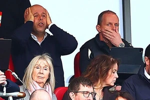 Tức giận cầu thủ Liverpool đá kém, HLV Arne Slot ra quyết định bất ngờ