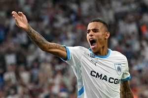 Marseille cảnh báo sa thải ngôi sao người Anh