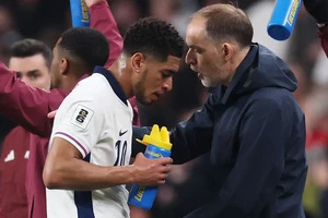 Con dao hai lưỡi của Bellingham ở đội tuyển Anh