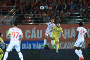 Lắt léo vòng 18 V-League