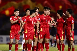 HLV Kim Sang-sik làm mới đội tuyển 