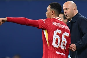 Nhà vô địch Liverpool thất vọng khi Arnord bỏ đội