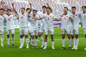 HLV HLV Kim Sang-sik tính cửa vàng SEA Games 33