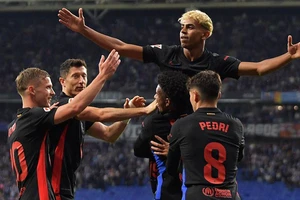 Tài năng trẻ Yamal lại tỏa sáng rực rỡ giúp Barca vô địch sớm