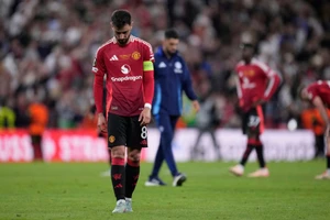 Đội trưởng Bruno Fernandes tuyên bố sẵn sàng rời Man United