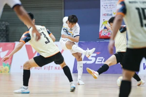 Thái Sơn Nam đá chung kết sớm 