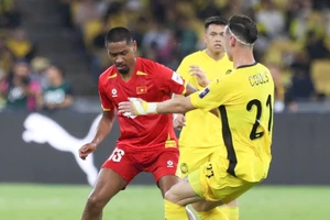 HLV Kim Sang-sik xin lỗi sau trận thua đậm Malaysia và nội tình bảng F