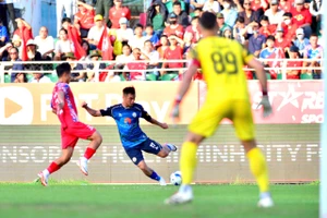 Bình Định gặp khó, SHB Đà Nẵng lợi thế trong cuộc đua trụ hạng