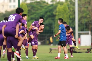 HLV Kim Sang-sik loại tiền đạo Việt kiều, sang Indonesia bảo vệ ngôi vua