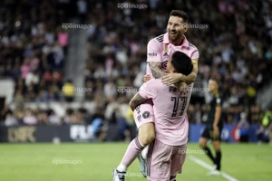 Siêu sao Messi lại ghi 2 bàn và lập thêm kỷ lục