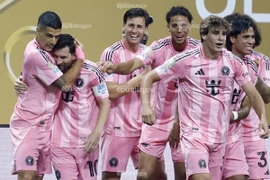 Sóng gió bủa vây Messi và trận MLS All Star