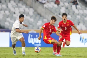 Khi HLV Kim Sang-sik nuối tiếc…