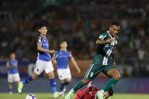 CLB Becamex TP.HCM lên tiếng về cầu thủ ‘giả đau’ không ra sân