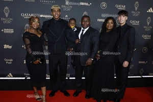 Yamal đi vào lịch sử ở giải thưởng Quả bóng vàng