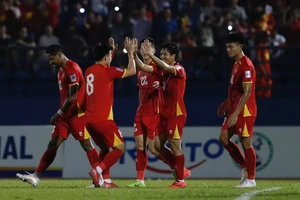 Đội tuyển Việt Nam vừa cạnh tranh với Malaysia vừa chờ… FIFA