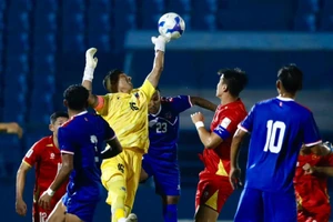 HLV Kim Sang-sik chỉ ra điều nuối tiếc ở trận thắng Nepal