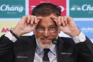 Tân HLV Hudson hứa vực dậy bóng đá Thái Lan