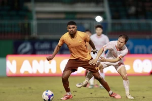 HA Gia Lai thắng vẫn nằm dưới đáy bảng, Ninh Bình chưa thua