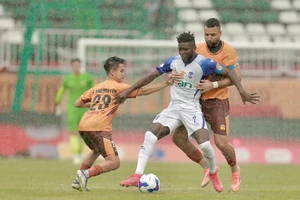 Đương kim vô địch V-League săn điểm ở phố núi