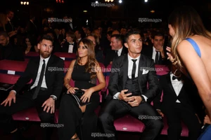 Ronaldo lại cạnh tranh quyết liệt với Messi