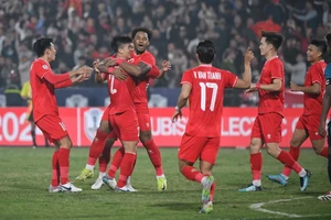 Nguyễn Xuân Son ra sân, tuyển Lào xin đổi lịch đấu Asian Cup