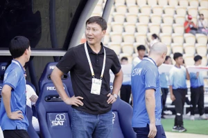 HLV Kim Sang-sik: 'Trận thua Malaysia 0-4 giúp cầu thủ trẻ Việt Nam mạnh mẽ hơn'