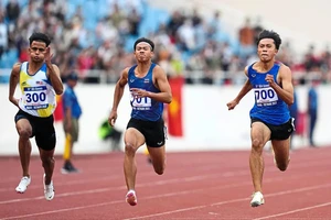 Choáng với chân chạy 100 mét của Thái Lan phá kỷ lục dưới 10 giây