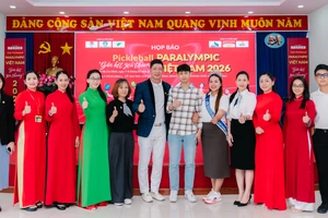 Diễn viên Bình Minh mang Xuân yêu thương cho người khuyết tật đam mê Pickleball