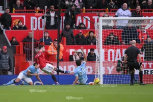 MU ‘làm nhục’ Man City khi chơi Tiki-taka khiến Pep Guardiola cay mũi