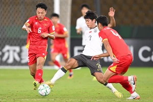 HLV Kim Sang-sik quyết thắng Hàn Quốc ở trận tranh hạng 3