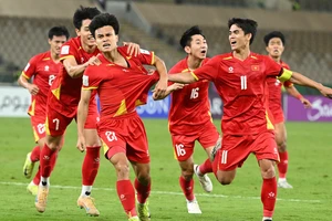 HLV Kim Sang-sik mộng mơ World Cup