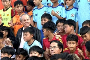 Ngẫu hứng bầu Đức và những món quà bạc tỉ cho U-23 Việt Nam