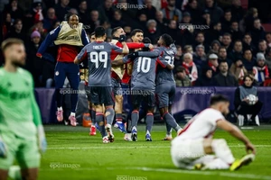 Đau đớn 3 nhà vua Champions League bị đá bay từ vòng bảng