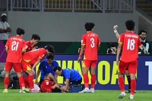 Chấn thương của học trò gây khó HLV Kim Sang-sik