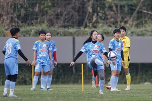 Đón Tết xa nhà, 2 đội tuyển nữ Việt Nam khổ luyện cho giấc mơ lớn