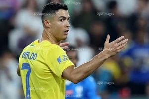 Ronaldo chơi bài ngửa, Al Nassr lo trả nợ
