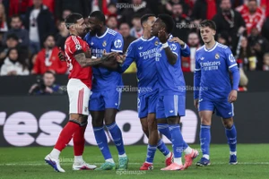 Mbappe tố sao trẻ Benfica 5 lần gọi Vinicius là “con khỉ”, Real Madrid suýt bỏ trận