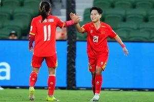 Tuyển Việt Nam vạn sự như ý, HLV Mai Đức Chung vẫn nói ăn may