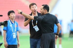 Tuyển Malaysia rối loạn và đòn trả đũa của HLV Kim Sang-sik