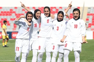 Sốc: 5 tuyển thủ Iran xin tị nạn ở Úc sau khi từ chối hát quốc ca