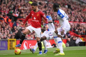 Carrick bị “đá xoáy”, Man United nóng mặt ở trận sinh tử với Aston Villa