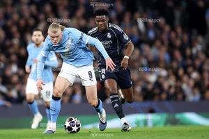 Man City lao vào trận sống còn với Arsenal ở Wembley