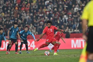 Nguyễn Xuân Son chấn thương, thầy Kim gặp khó