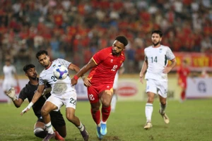 HLV Kim Sang-sik cảnh báo Nguyễn Xuân Son