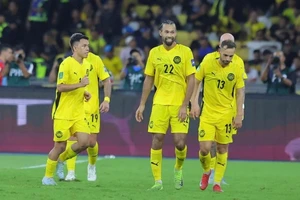 Malaysia run rẩy trước màn đòi nợ tại Thiên Trường