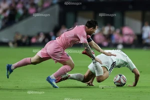 Messi ráo riết săn đuổi kỷ lục của Ronaldo