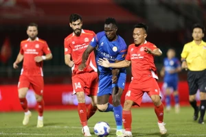 V-League tăng suất ngoại binh hại nhiều hơn lợi
