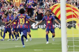 Barca càng bị dồn vào chân tường, Atletico càng dễ gặp họa