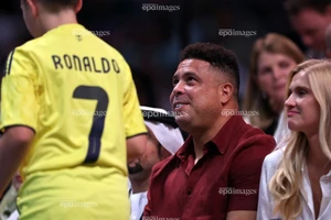 Bất ngờ Ronaldo sang Indonesia huấn luyện đội DRX World Legends