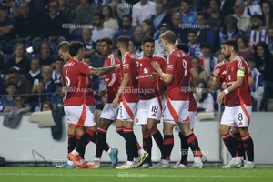 HLV Carrick gây bão vụ Rashford trở lại Man United